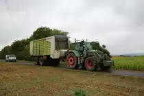 Fendt Vario 722 mit Claas Cargos Kombiwagen am 07.09.19 bei Frankfurt Bergen Enkheim 