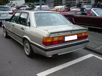 Heckansicht eines Audi 90 der Baureihe B2 im Farbton zermattsilber. 6. Saarner Oldtimer Cup am 08.09.2019 in Mülheim an der Ruhr.