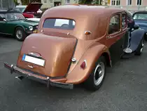 Heckansicht eines Citroen 11CV BN aus dem Modelljahr 1953. 6. Saarner Oldtimer Cup am 08.09.2019 in Mülheim an der Ruhr. 6. Saarner Oldtimer Cup am 08.09.2019 in Mülheim an der Ruhr.