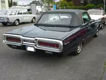 Heckansicht eines 1965´er Ford Thunderbird Convertible. 6. Saarner Oldtimer Cup am 08.09.2019 in Mülheim an der Ruhr.