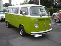  VW T2b Bus aus dem Modelljahr 1976. Der Bus wird von einem  modifiziertem , im Heck verbauten Vierzylinderboxermotor mit 2.0 Litern Hubraum angetrieben. Die Leistung des Motors beträgt 70 PS. 6. Saarner Oldtimer Cup am 08.09.2019 in Mülheim an der Ruhr.