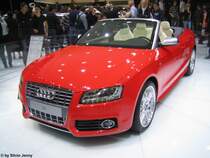 Audi S5 am 14.3.09 am Autosalon Genf. Ob Audi die Wirtschaftskrise weniger sp�rt als andere?, jedenfalls hatte es am Stand von Audi mit Abstand am meisten Leute, man kam sich vor wie in einem Ameisenhaufen.