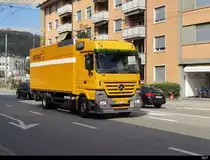 Mercedes Actros unterwegs für die Post in der Stadt Biel am 18.09.2019
