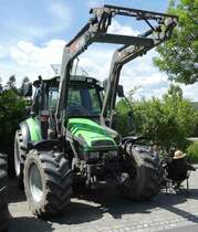 =Deutz Agrotron, ausgestellt bei der Traktorenaustellung der Fendt-Freunde Bad Bocklet im Juni 2019