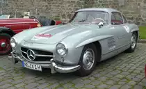 =MB 300 SL, Bj. 1955, 2996 ccm, 215 PS, steht in Fulda anl. der SACHS-FRANKEN-CLASSIC im Juni 2019