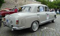 =MB 220 A Ponton, Bj. 1955, 2195 ccm, 85 PS, steht in Fulda anl. der SACHS-FRANKEN-CLASSIC im Juni 2019