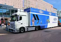 Twin Busch Mercedes Benz Actros am 22.09.19 auf der IAA in Frankfurt am Main 