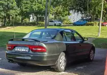 Rückansicht eines Mitsubshi Galant V6. Foto: Pécs (HU), Sommer 2019.