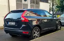 Volvo XC60, fotografiert von hinten in Pécs (HU), Sommer, 2019.