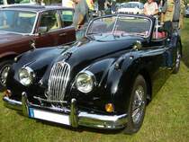 Jaguar XK 140 DHC, gebaut in Coventry von 1954 bis 1957. Der Sechszylinderreihenmotor leistet 190 PS aus 3442 cm³ Hubraum. Oldtimertreffen des Oldtimerclubs Schermbeck am 22.09.2019 in Lühlerheim.