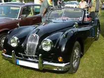 Jaguar XK 140 DHC, gebaut in Coventry von 1954 bis 1957. Der Sechszylinderreihenmotor leistet 190 PS aus 3442 cm³ Hubraum. Oldtimertreffen des Oldtimerclubs Schermbeck am 22.09.2019 in Lühlerheim.
