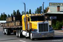 Peterbilt 379 in Chemult, Oregon. August 2008