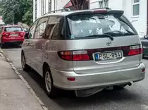 Rückansicht: Toyota Previa, gesehen in August, 2019, in Pécs (Hu).