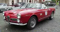 =Alfa Romeo 2600 Spider, Bj. 1962, 2600 ccm, 145 PS, pausiert in Fulda anl. der SACHS-FRANKEN-CLASSIC im Juni 2019