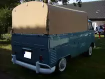 Heckansicht eines 1963´er VW T1 Pritschenwagen. Oldtimertreffen des Oldtimerclubs Schermbeck am 22.09.2019 in Lühlerheim.