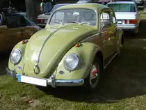 VW Typ 1  Käfer  des Modelljahres 1959. Dieser schicke Käfer ist im Farbton kalaharibeige lackiert. Der gebläsegekühlte Vierzylindeboxermotor hat einen Hubraum von 1192 cm³ und leistet 30 PS. Oldtimertreffen des Oldtimerclubs Schermbeck am 22.09.2019 in Lühlerheim.