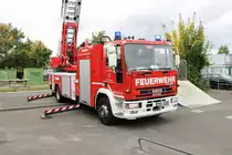 FF Maintal IVECO/Magirus DLK 23/12 (Florian Maintal 1-30-1) am 28.09.19 bei der Jugendfeuerwehr Abschlussübung 