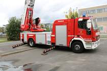 FF Maintal IVECO/Magirus DLK 23/12 (Florian Maintal 1-30-1) am 28.09.19 bei der Jugendfeuerwehr Abschlussübung 