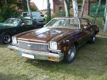 Chevrolet Chevelle Malibu Coupe des Modelljahres 1973 Von dieser Karosserieversion verkaufte Chevrolet im Jahr 1973 168.784 Fahrzeuge zum Preis ab US$ 3743,00. Das Modell war mit einem Sechszylinderreihenmotor mit einem Hubraum von 4093 cm³ und 101 PS, sowie mit drei V8-Motoren lieferbar: 5030 cm³ mit 200 PS, 5733 cm³ mit 147 PS oder 175 PS und 7443 cm³ mit 247 PS. Oldtimertreffen des Oldtimerclubs Schermbeck am 22.09.2019 in Lühlerheim.