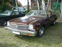 Chevrolet Chevelle Malibu Coupe des Modelljahres 1973 Von dieser Karosserieversion verkaufte Chevrolet im Jahr 1973 168.784 Fahrzeuge zum Preis ab US$ 3743,00. Das Modell war mit einem Sechszylinderreihenmotor mit einem Hubraum von 4093 cm³ und 101 PS, sowie mit drei V8-Motoren lieferbar: 5030 cm³ mit 200 PS, 5733 cm³ mit 147 PS oder 175 PS und 7443 cm³ mit 247 PS. Oldtimertreffen des Oldtimerclubs Schermbeck am 22.09.2019 in Lühlerheim.