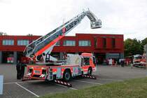 Feuerwehr Aschaffenburg IVECO Magirus DLK 23/12 am 29.09.19 beim Tag der offenen Tür