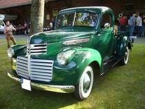 GMC Truck aus dem Modelljahr 1941. Genau wie bei der Konzernschwester Chevrolet waren die 0,5to und 0,75to Trucks von GMC im sogenannten Advance Design gestylt. Für einen solchen Pickup musste man im Jahr 1941 US$ 648,00 berappen. Angetrieben wird der Kleinlastwagen von einem Sechszylinderreihenmotor mit einem Hubraum von 236 cui (3867 cm³) und einer Leistung von 93 PS. Oldtimertreffen des Oldtimerclubs Schermbeck am 22.09.2019 in Lühlerheim.