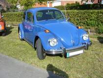 Der VW Typ 1  Käfer  Trägt auf seinen vorderen Kotflügeln die großen US-Blinker. Oldtimertreffen des Oldtimerclubs Schermbeck am 22.09.2019 in Lühlerheim.