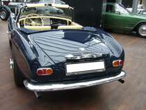 Heckansicht eines BMW 507 Touring Sport Roadster, produziert von 1956 bis 1959. Der von Albrecht Graf Goertz gezeichnete 507, war der Star der Frankfurter Automobil Ausstellung des Jahres 1955. Es wurden 252 Autos dieses Typs gebaut. Der V8-Motor mit einem Hubraum von 3168 cm³ leistet 150 PS, bzw. in der USA-Ausführung 195 PS. Bei der USA-Ausführung wurde die Verdichtung von 1:7,8 auf 1:9 erhöht. Je nach Übersetzung der Hinterachse war eine Höchstgeschwindigkeit von 220 km/h möglich. Herbstfest an der Düsseldorfer Classic Remise am 06.10.2019.