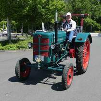 =Hanomag R 16 auf dem Weg zur Traktorenaustellung der Fendt-Freunde Bad Bocklet im Juni 2019