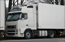 ... 640PS;-) Das h�tte der Fahrer wohl gerne. Ist in Wirklichkeit  nur  ein VOLVO FH12 460PS. (14.03.2009)