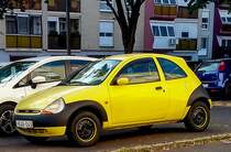 Ford KA mit passendem kennzeichen, fotografiert in Sommer, 2019 (Pécs, HU).