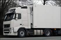 Der neuste steht vorne: Der NEUE VOLVO FH III! VOLVO FH 480PS Euro5  GLOBETROTTER XL  einer russischen Spedition steht mit Vier weiteren russischen Volvo&acute;s in Hagen-Kabel abgestellt.
