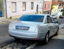 Lancia Thesis, aufgenommen von hinten in Sommer, 2019 (Pécs-HU)