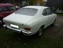 Heckansicht eines Opel Kadett B Coupe der Modelljahre 1971 bis 1973. Oldtimertreffen beim Theater an der Niebu(h)rg am 20.10.2019 in Oberhausen.