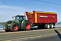 Fendt 916 mit Doppelachshänger auf der Kennedybrücke in Bonn - 14.09.2019