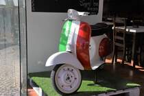 dieser Roller rollt nicht mehr, dafür gibt es hier italienisches Eis (Olhão/Portugal, 25.01.2019)