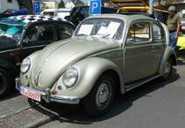 =VW Käfer steht auf dem Ausstellungsgelände in Bad Camberg anl. LOTTERMANN-Bullitreffen im Juni 2019