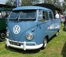 =VW T1 Doppelkabiner mit Ladepritsche steht auf dem Ausstellungsgelände in Bad Camberg anl. LOTTERMANN-Bullitreffen im Juni 2019