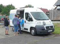 =Fiat Ducato eines Eisverkäufers steht bei der Oldtimeraustellung vom Landmännerverein Bermuthshain im Juni 2019