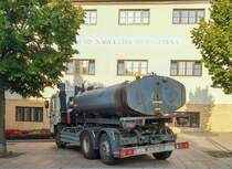 Volvo FN12 Tankfahrzeug der Wasserwerke, fotografiert in Pécs (HU), August, 2019.