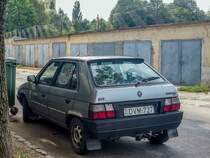 Skoda Favorit (Rückansicht), fotografiert in Pécs (HU), August, 2019.