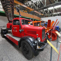 Ein Mercedes-Benz Drehleiterfahrzeug Anfang September 2019 im Historama Ferlach.