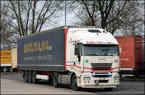 Dieser italinische IVECO Stralis 480PS der EUROpa TRAsporti MARini verbringt wie der gro�teil der anderen ausl�ndischen Lkw&acute;s das Wochenende auf dem Rasthof Sauerland-West. (01.03.2009)