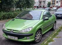 Peugeot 206 CC. Aufnahme: Augurst, 2019 in Budapest.