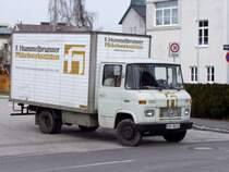 MB-508D verl�sst soeben den Parkplatz eines Baumarktes in Ried i.I.; 090314