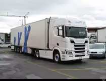 Scania R 450 Sattelschlepper in Kerzers am 02.11.2019