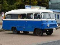 Ein Robur als Wohnmobil im Stadthafen Sassnitz am 19.10.2019