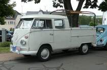 =VW T1 als Doppelkabiner mit Ladepritsche, abgestellt im Juni 2019 in Bad Camberg