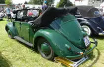 =VW Käfer Cabrio Typ 10 A, steht auf dem Ausstellungsgelände in Bad Camberg anl. LOTTERMANN-Bullitreffen im Juni 2019