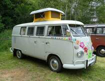 =VW T1, steht auf dem Ausstellungsgelände in Bad Camberg anl. LOTTERMANN-Bullitreffen im Juni 2019
